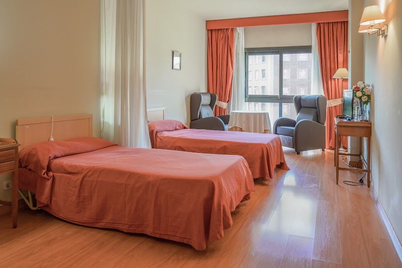 Centro Residencial Sagrada Familia Sanitas Mayores — foto 2