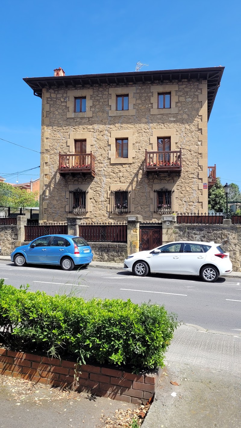 Residencia Andra Mari — foto 1