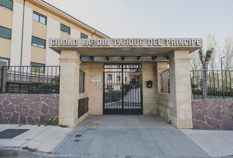 Residencia Ciudad Jardín Parque del Príncipe — foto 3