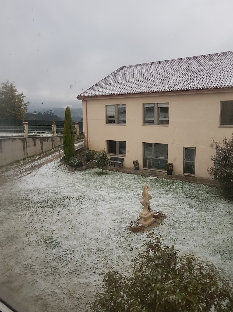 Residencia Val do Dubra y Vivienda comunitaria — foto 2