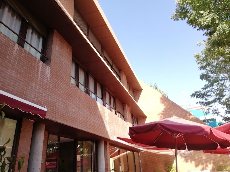 Residencia Fundación Sagrada Familia Puerta de Hierro — foto 1