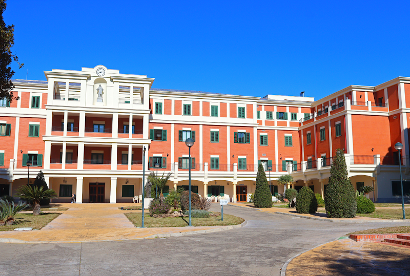 Asilo de Ancianos - Hermanitas de los Pobres — foto 2