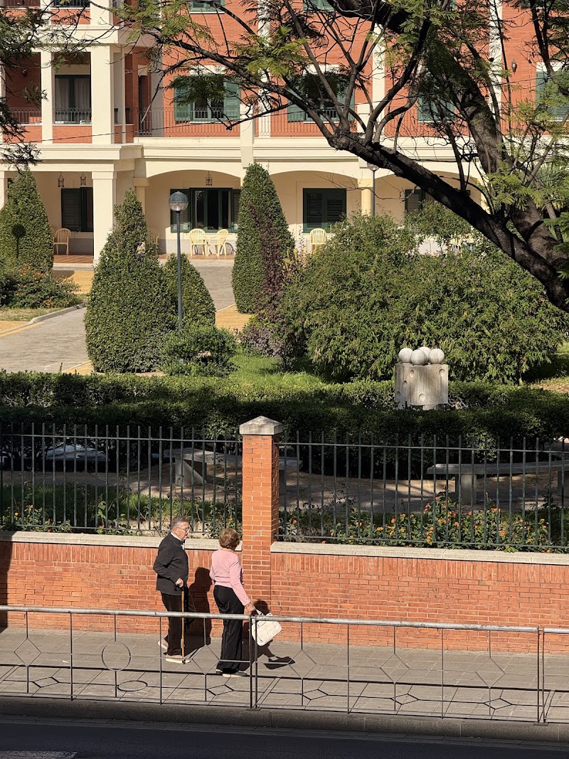 Asilo de Ancianos - Hermanitas de los Pobres — foto 8