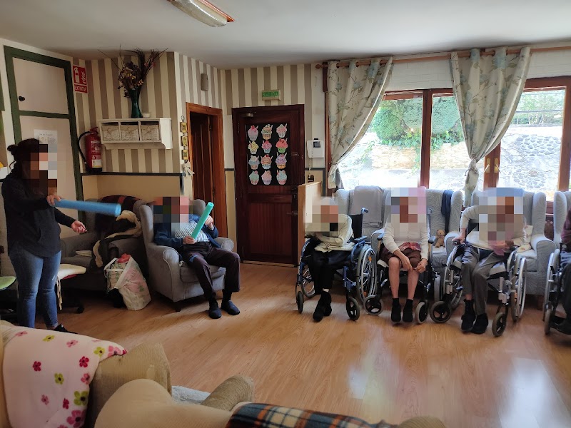 Servicio de atención diurna Residencia Hogar Larrea — foto 6