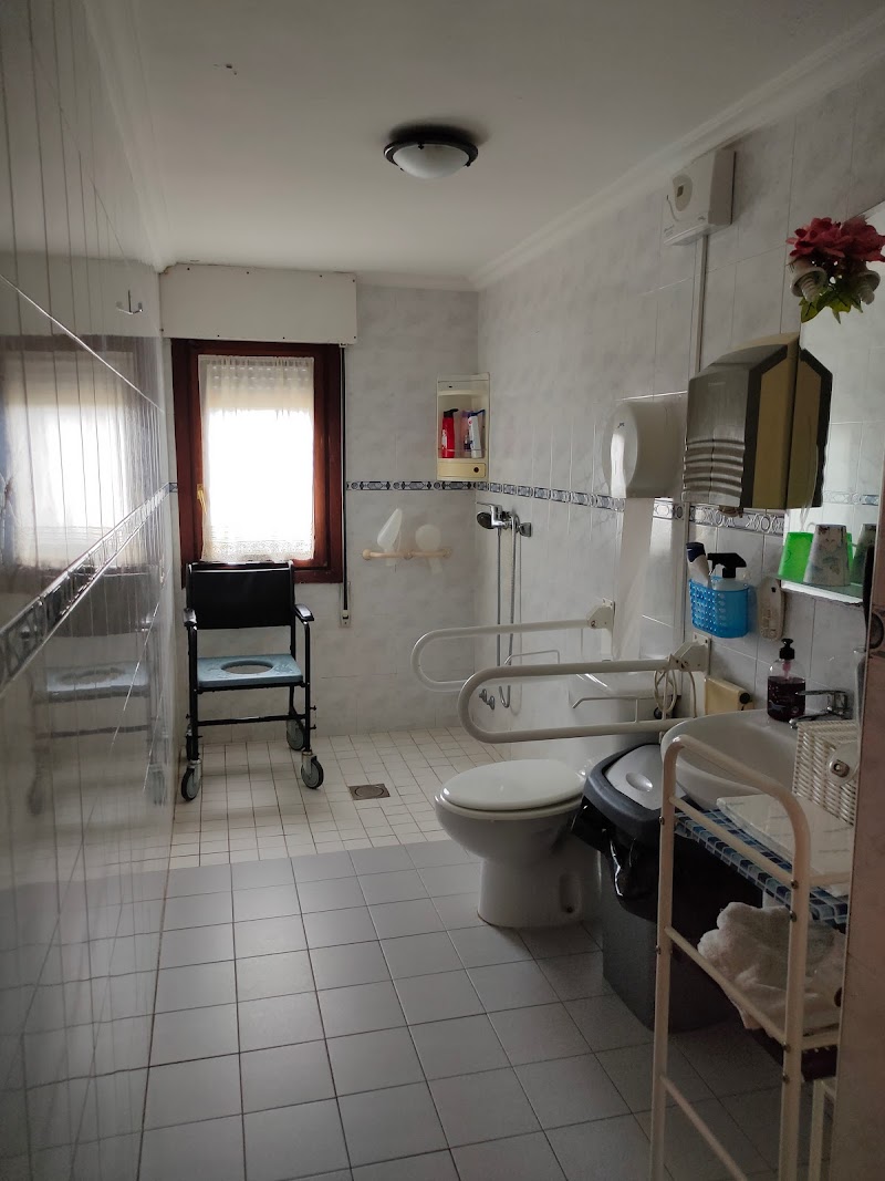 Servicio de atención diurna Residencia Hogar Larrea — foto 9